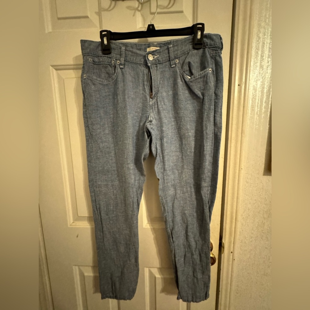 Levi’s cropped pants